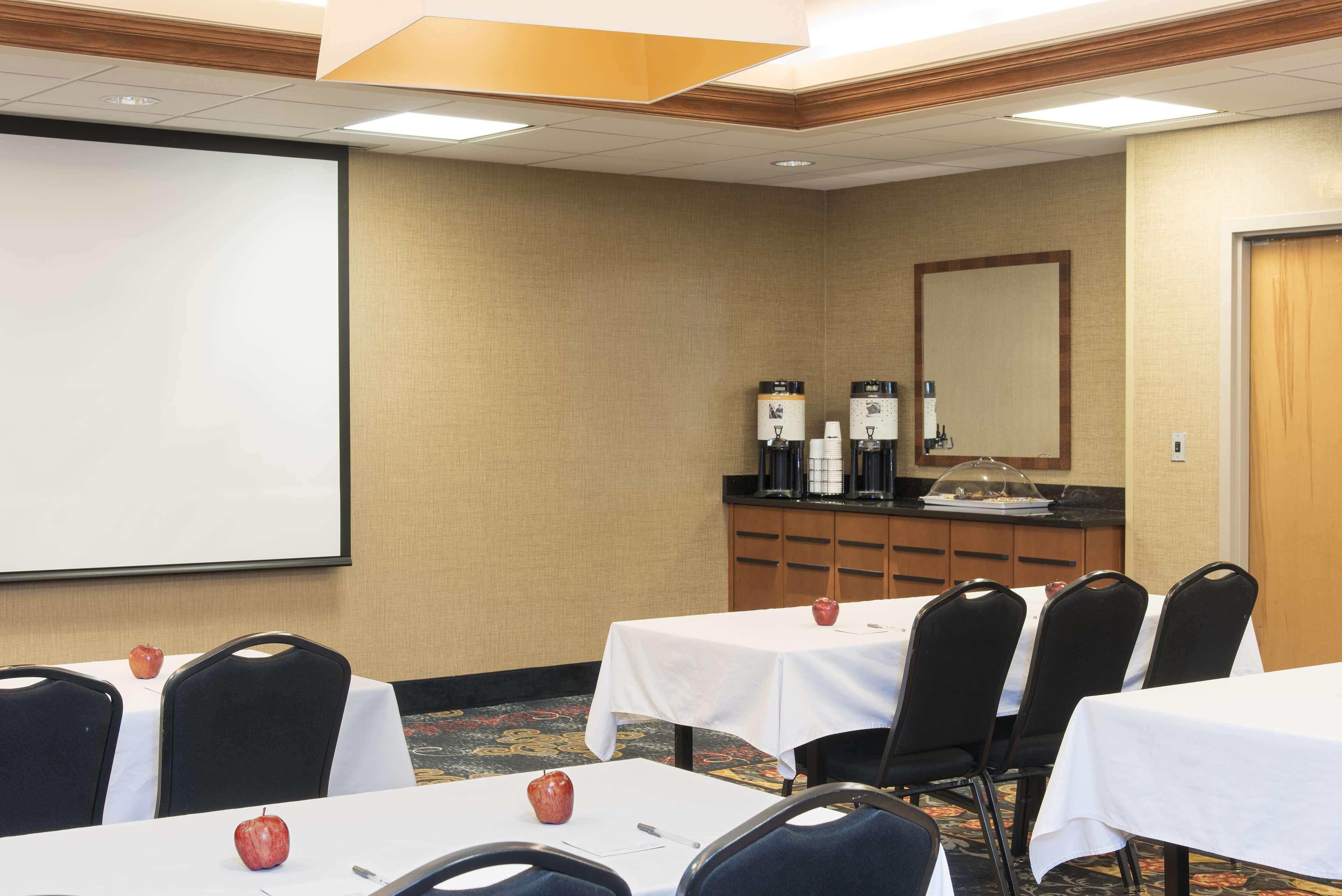 Hampton Inn Columbus/Taylorsville Edinburgh Bagian luar foto